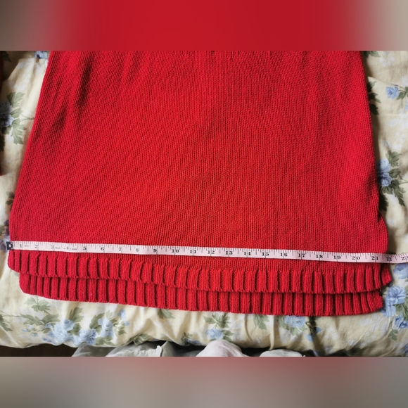 Red sweater - Picture 8 of 10